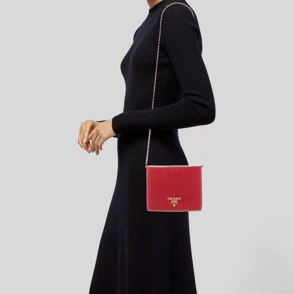 Prada saffiano chain crossbody bag 100% authentic - Picture 3 of 6